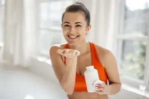 woman-with-ritual-prenatal-vitamins