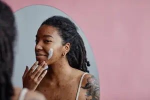 woman-with-acne