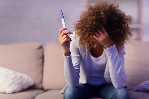 woman upset about a negative pregnancy test after ivf