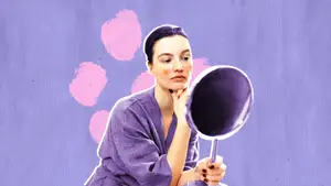 woman-with-looking-for-inflammation-on-her-face