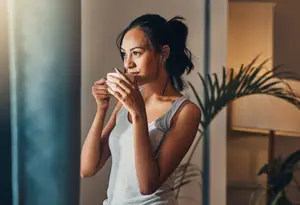 woman-drinking-coffee