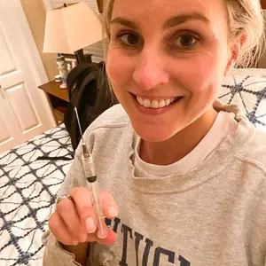 woman-with-ivf-needle